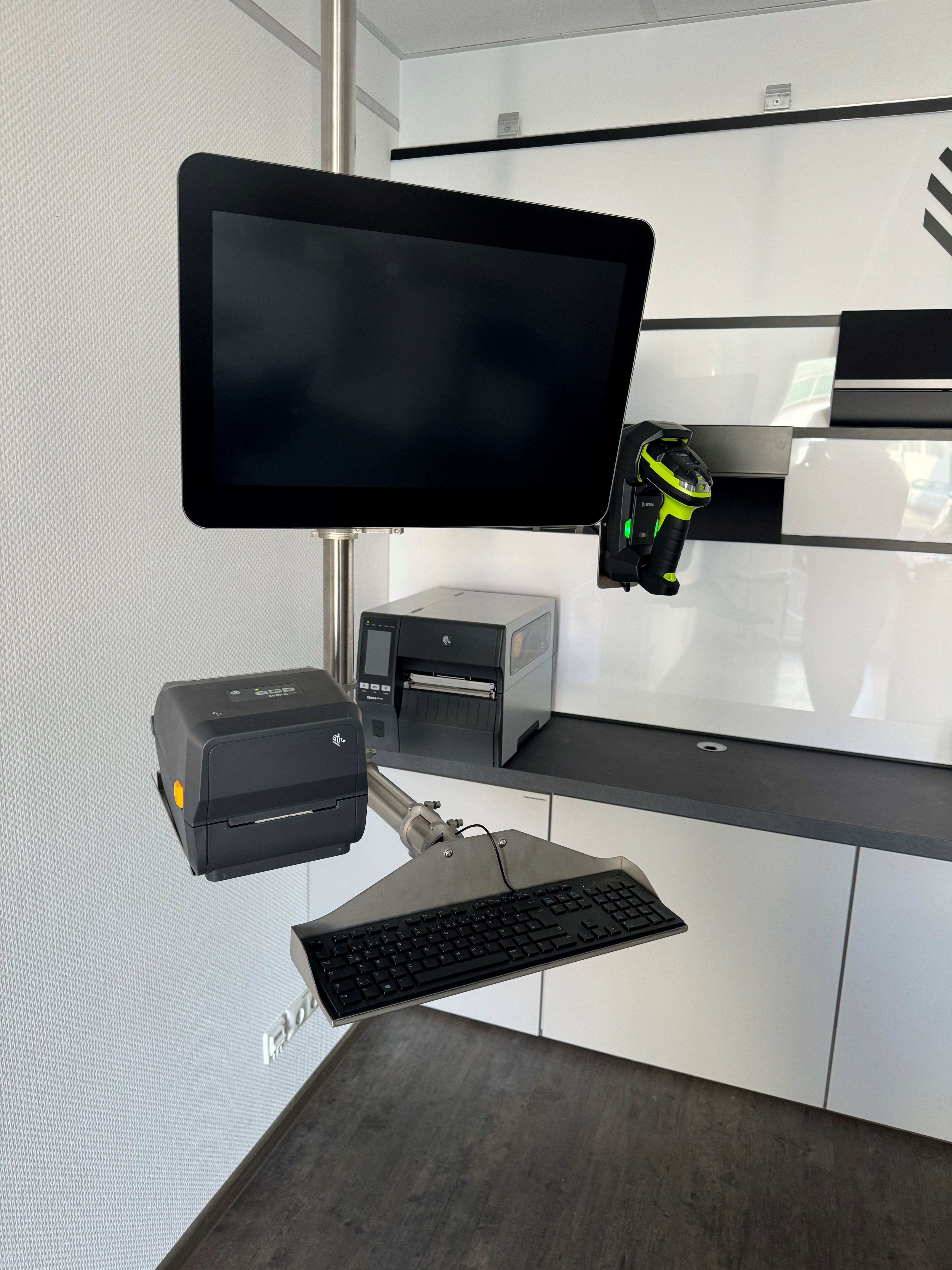 Terminal mit Wägebrücke in Produktion